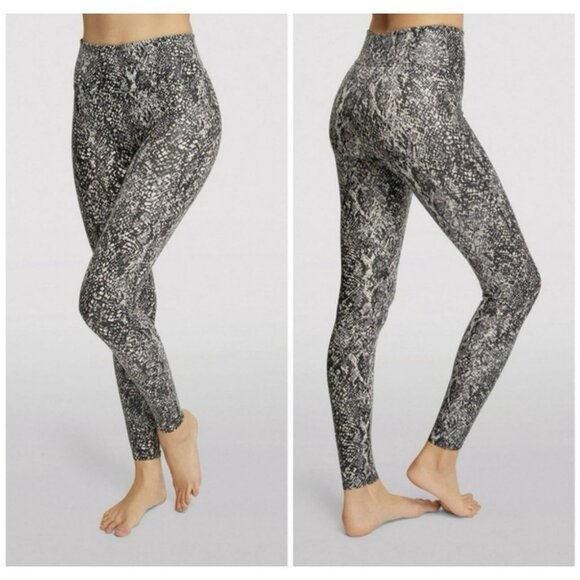 SPANX Faux Leather Snake Shine Leggings Grey Size Medium EUC - Picture 1 of 7